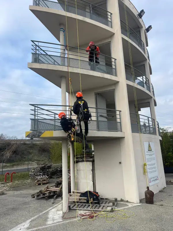 Vertex-campus-carré-100 Vertex campus carré 100